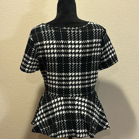 Black & White Patterned Blouse - Picture 2 of 2